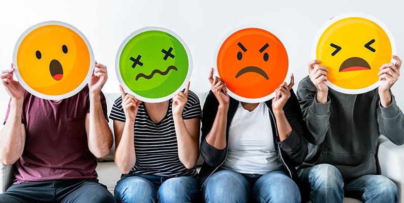 When issues become obstacles on social media
