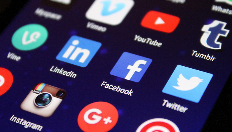 how farmers use social media